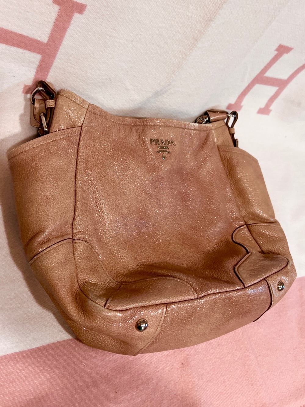 PRADA⭐️Rusty Tan Leather Vitello Daino Shoulder Bag with Chain Strap - Picture 4 of 11